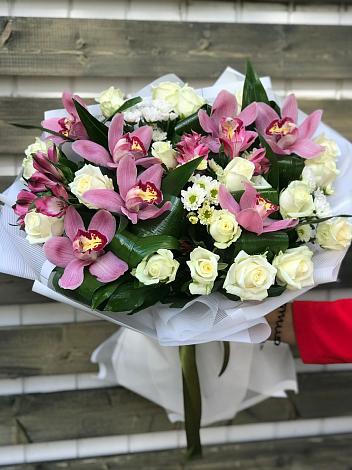 Букет цветов из: Розы и Хризантемы в Муравленко